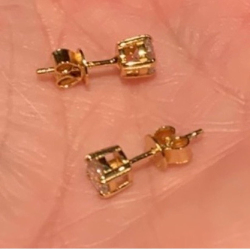 1ctw Moissanite Stud Earrings 925 Sterling Silver plated 14k Yellow Gold COA NEW - Picture 2 of 3